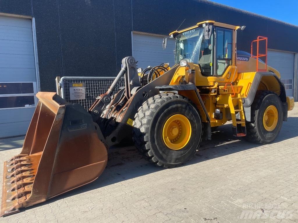 Volvo L150H Pale gommate