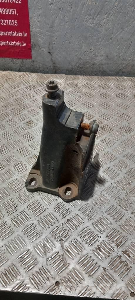 Scania 94 D.    1360501 Cabine e interni