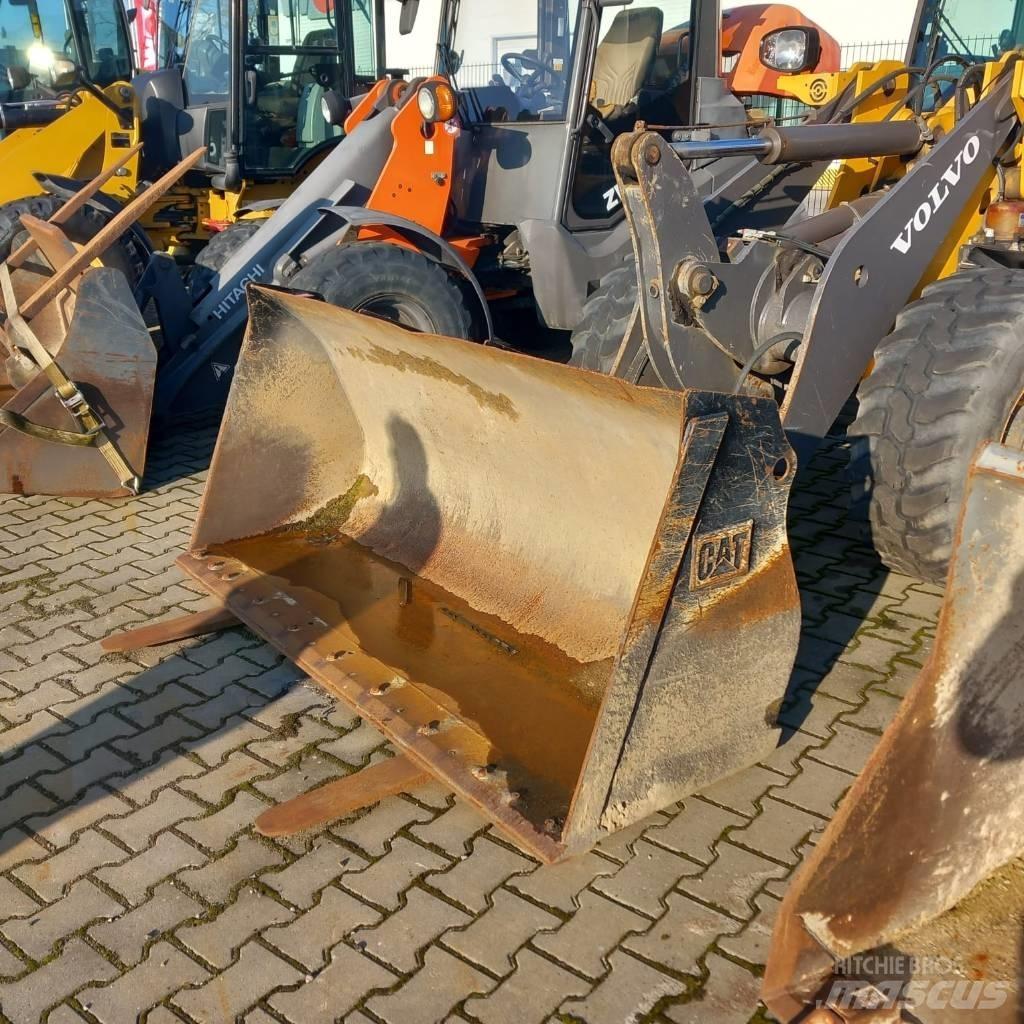 Volvo L 28 F Pale gommate
