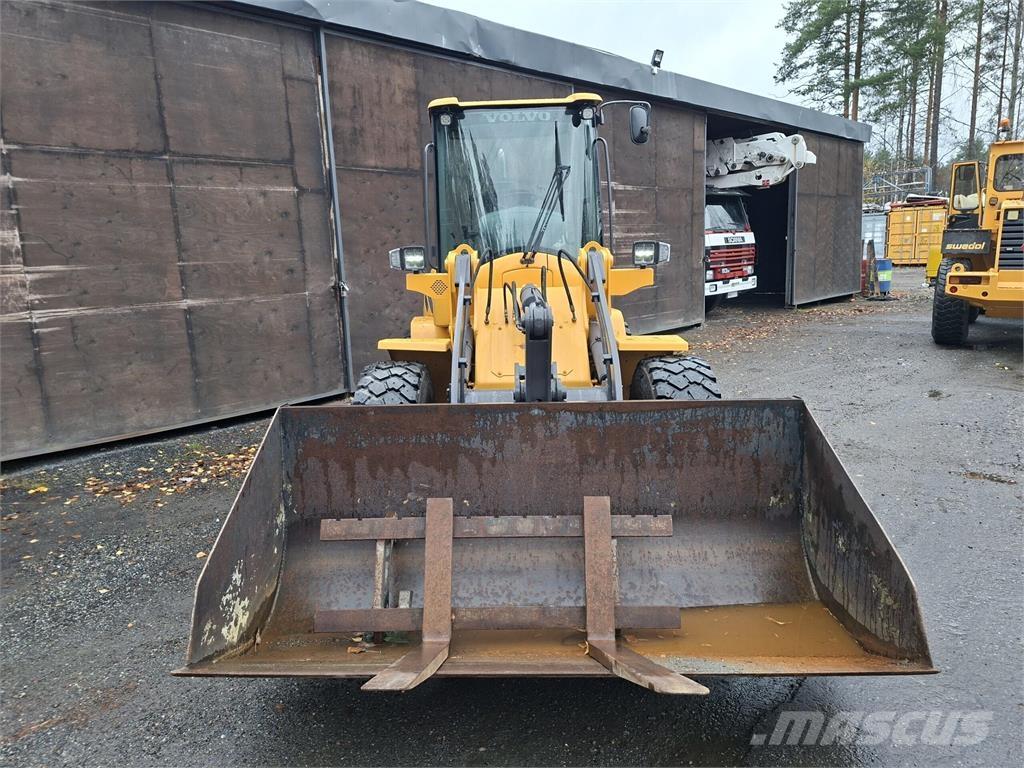 Volvo L30B Pale gommate