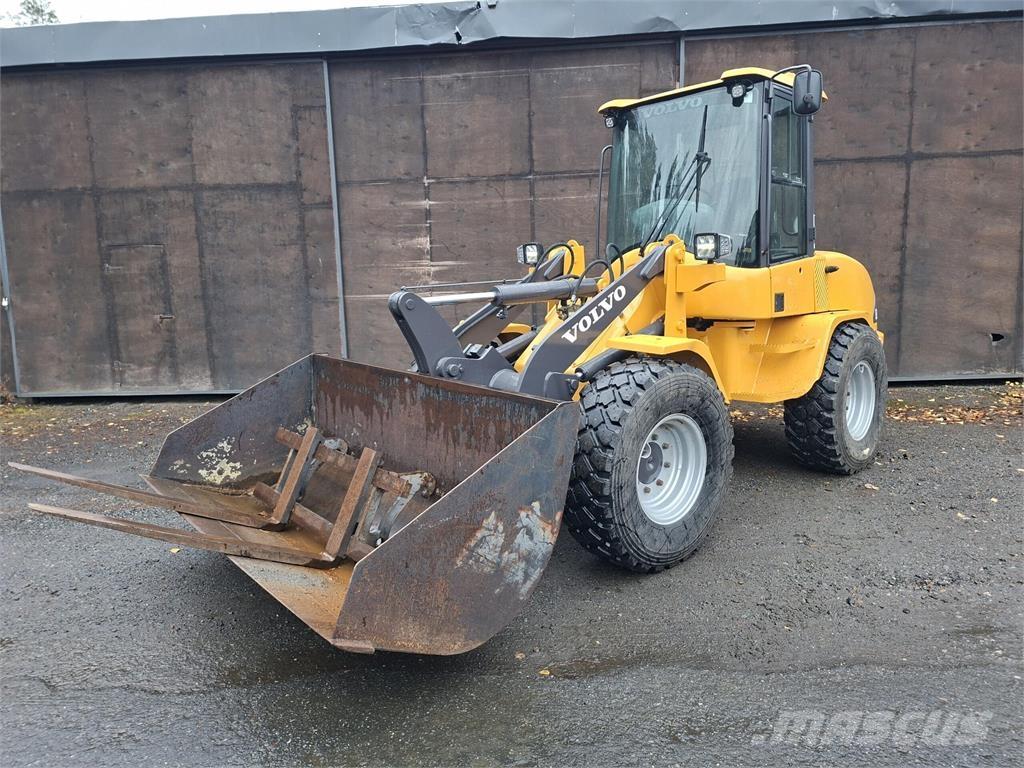 Volvo L30B Pale gommate