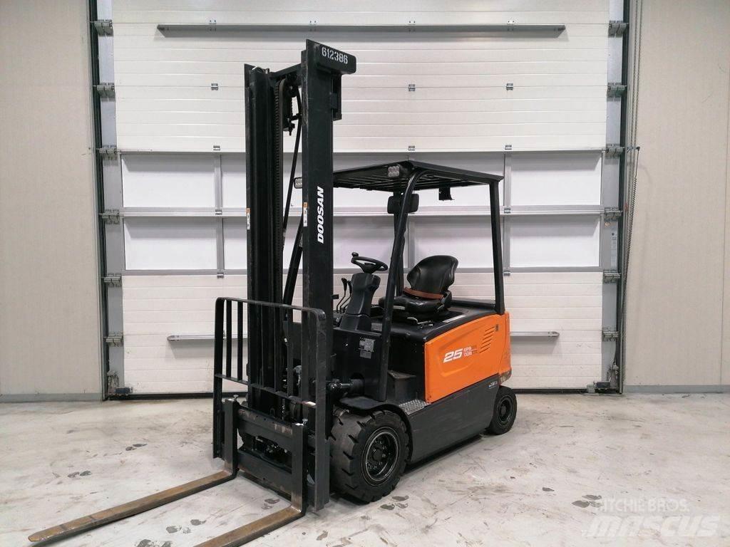 Doosan B25X-7 Carrelli elevatori elettrici