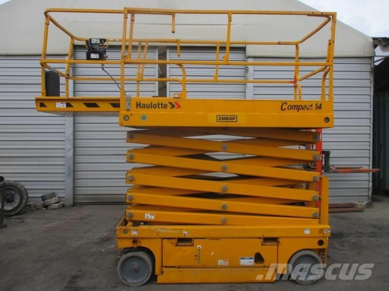 Haulotte Compact 14 Piattaforme a pantografo