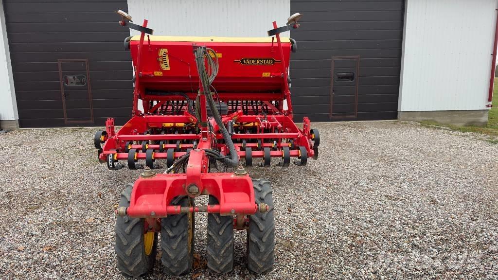 Väderstad Rapid300S Perforatrici