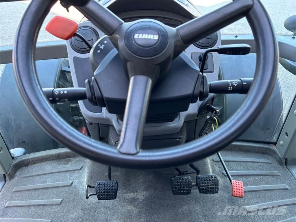 CLAAS Arion 640 Trattori
