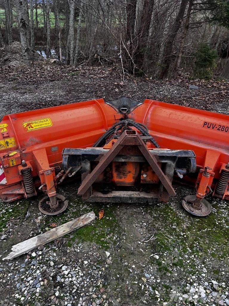 Pronar PUV 2800 Lame spazzaneve e aratri