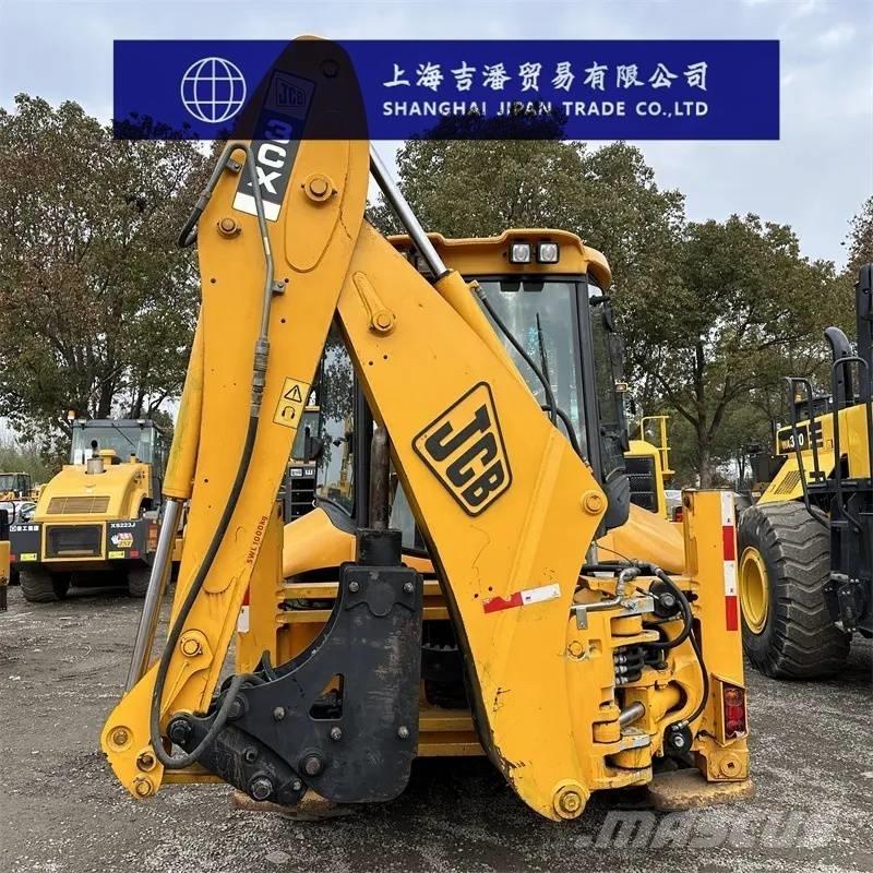 JCB 3 CX Pale gommate