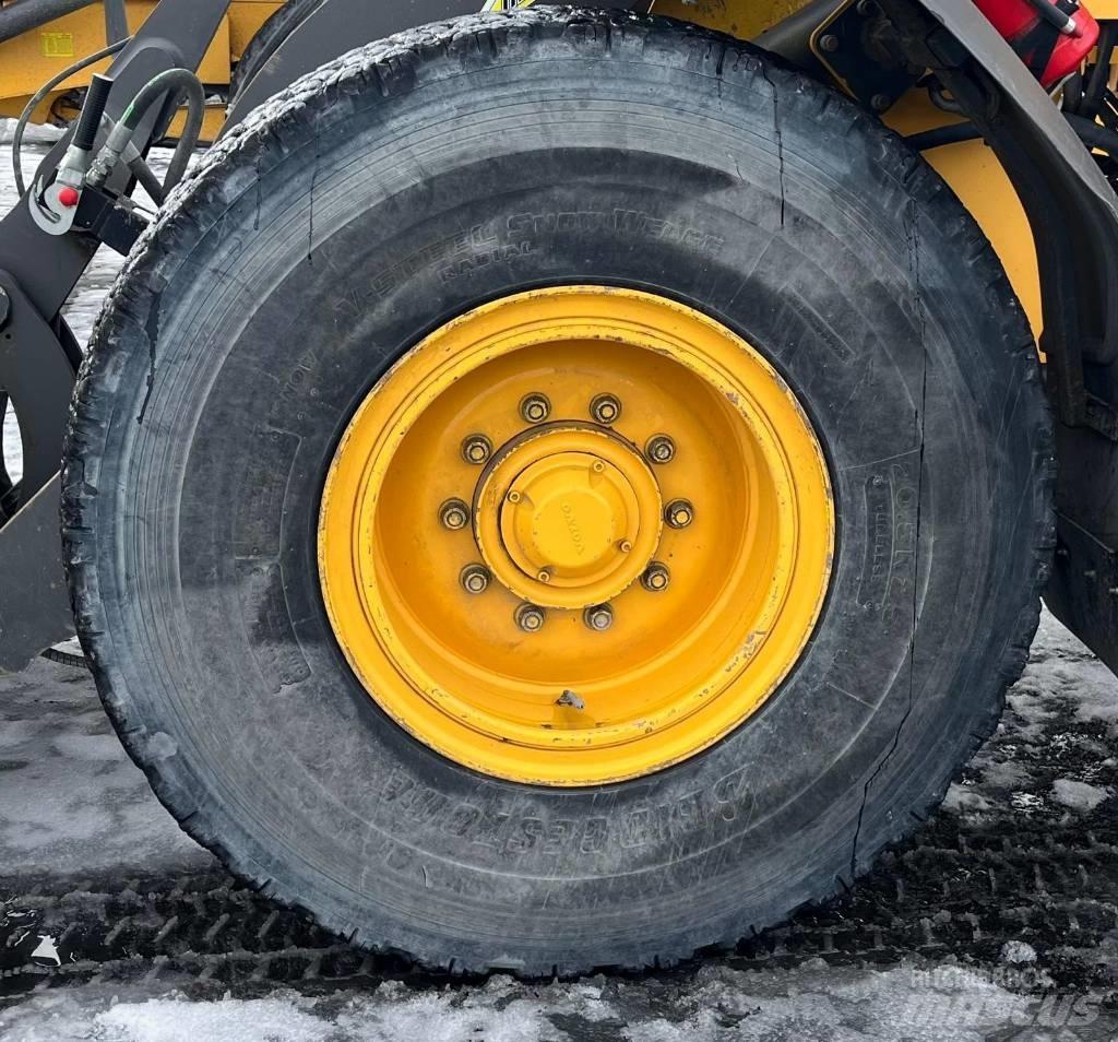 Volvo L 60 H Pale gommate