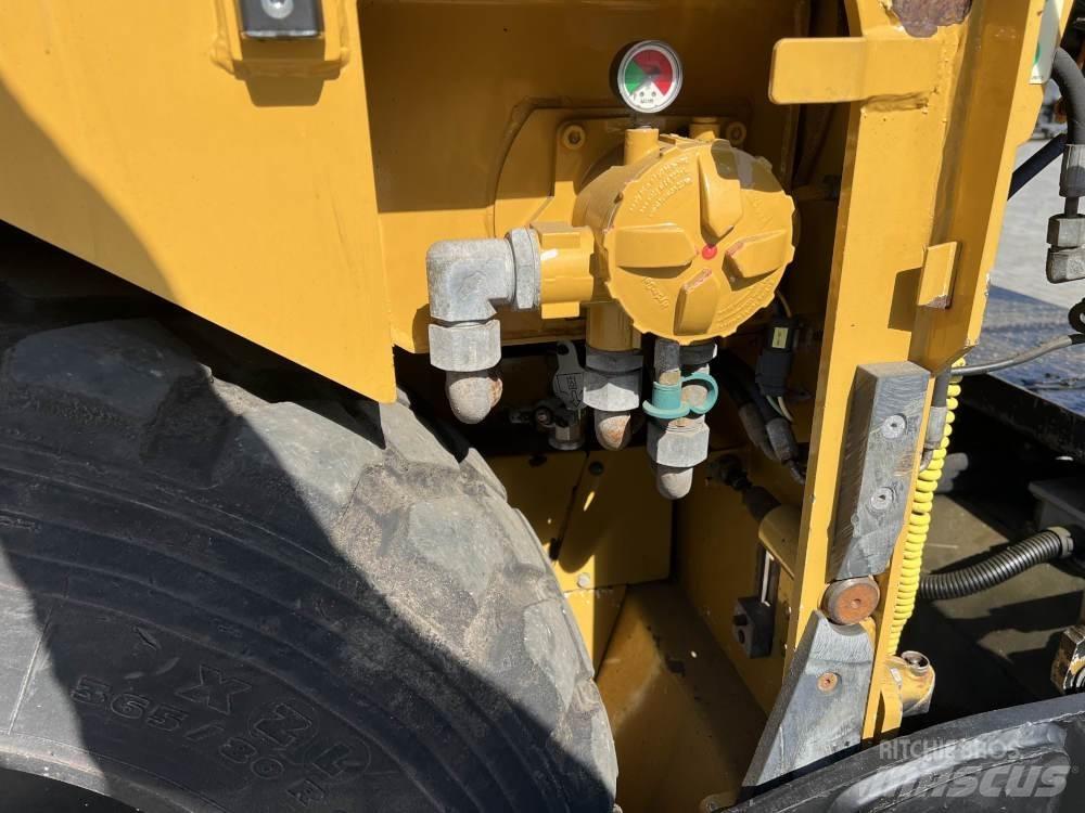 CAT AP 300 Finitrici