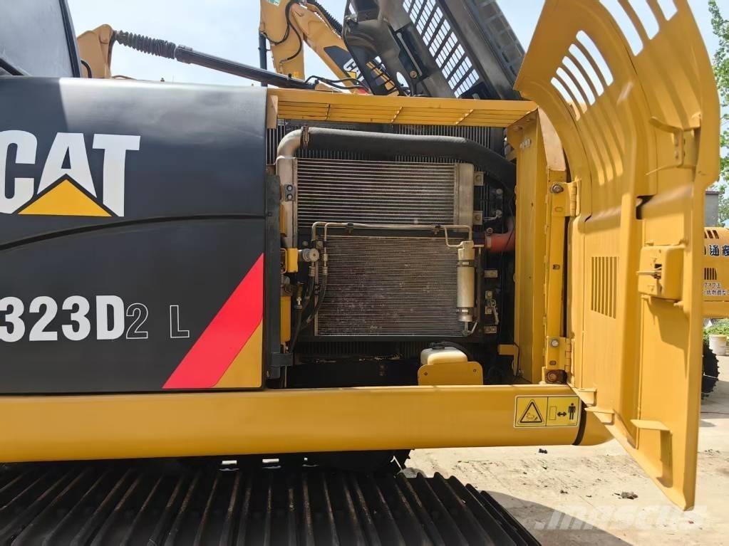 CAT 323 D Escavatori cingolati