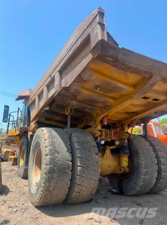 CAT 773 F Dumper a telaio rigido