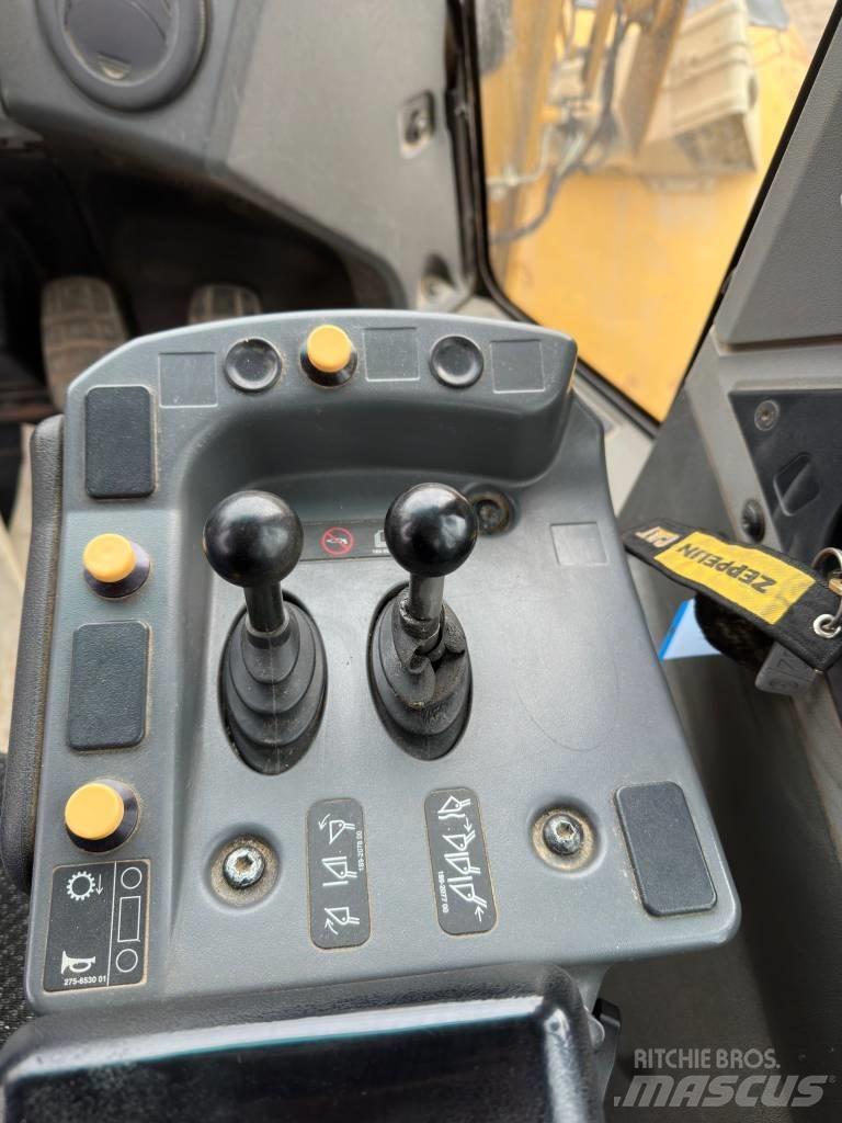 CAT 962 K Pale gommate