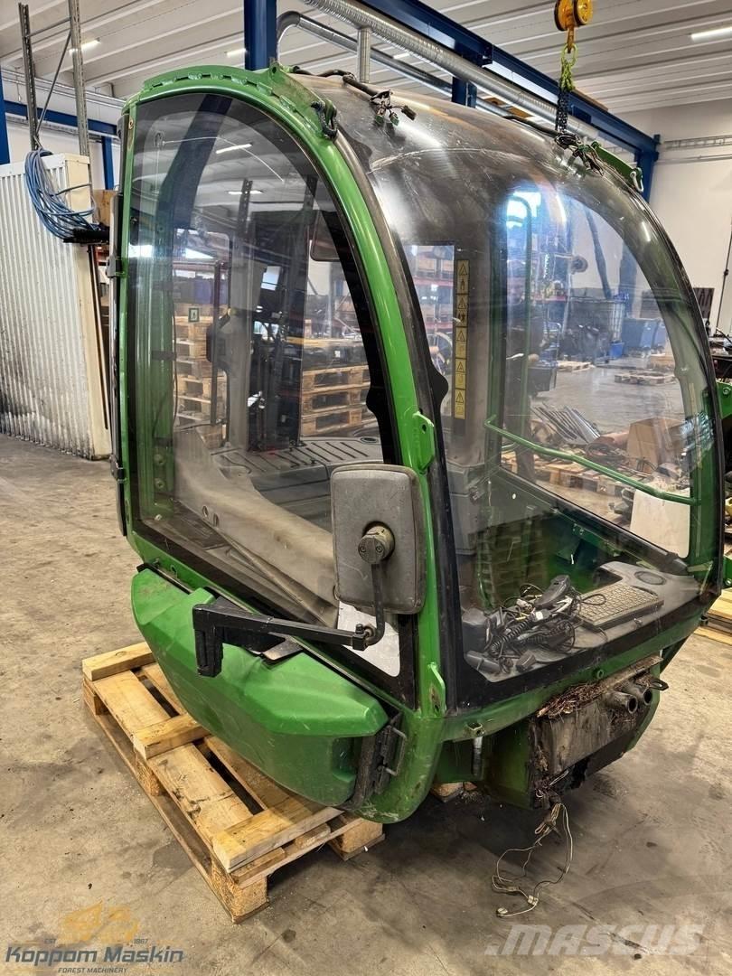 John Deere 1210E Cabine e interni