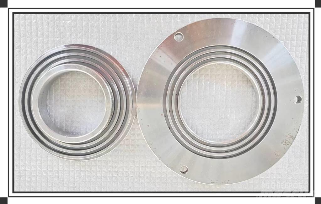 CLAAS Bearing cover Telaio e sospensioni