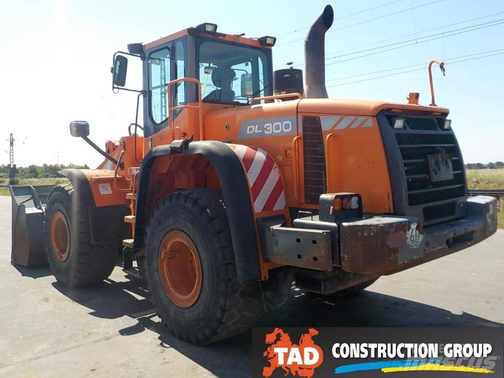 Doosan DL 300 Pale gommate