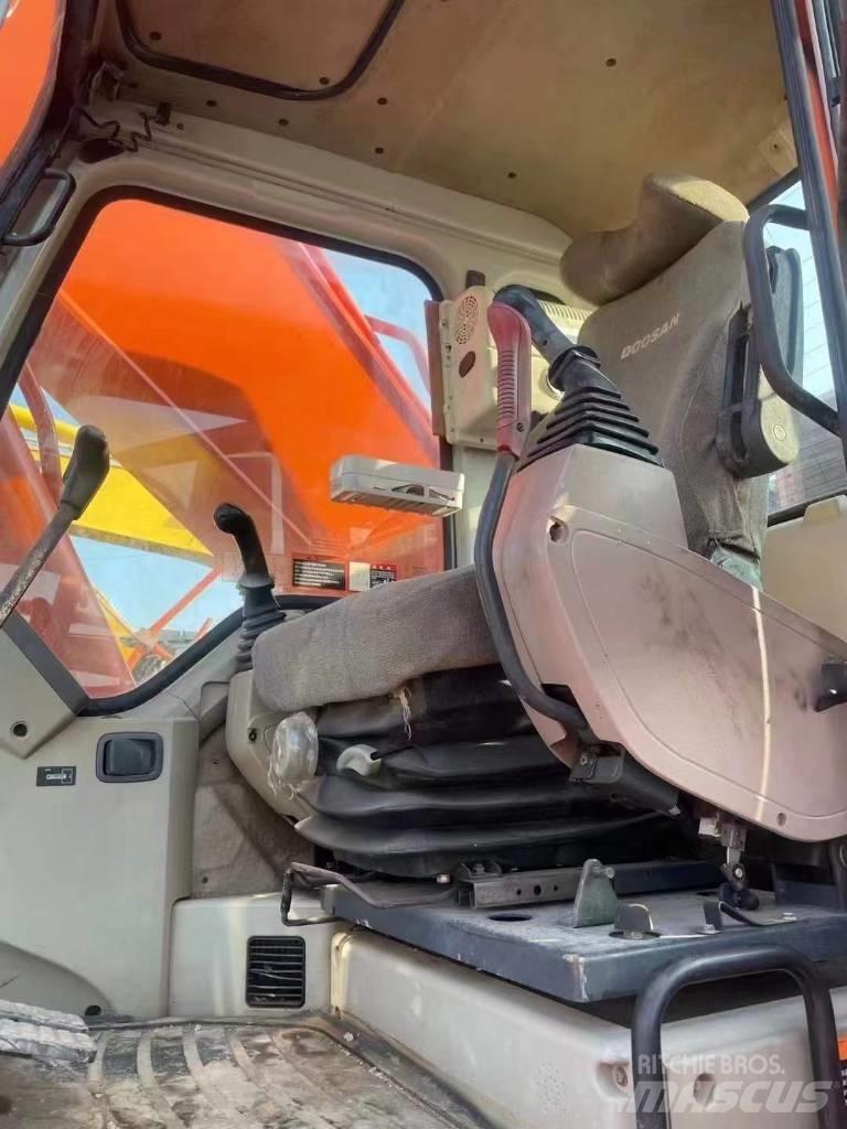 Doosan DH300 Escavatori cingolati