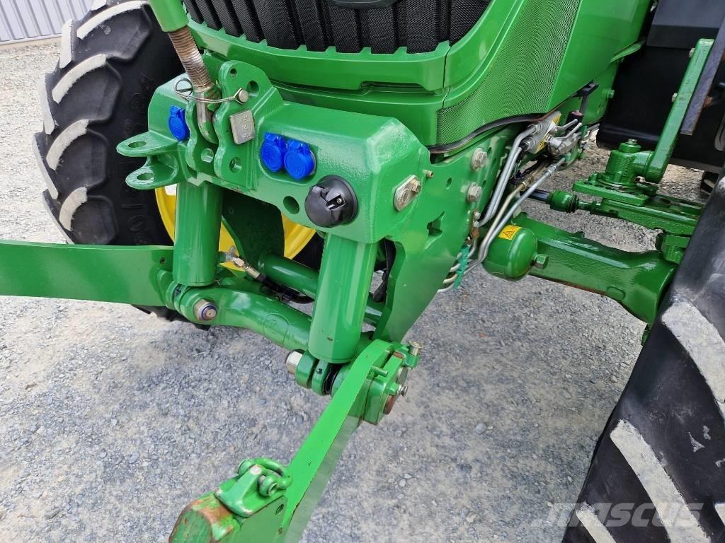 John Deere 6115 R Trattori