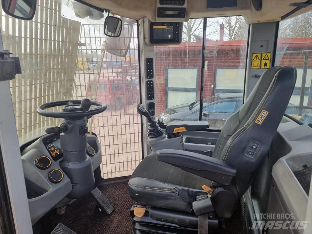 JCB 427 Pale gommate
