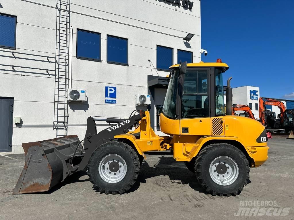 Volvo L 30 B Pale gommate