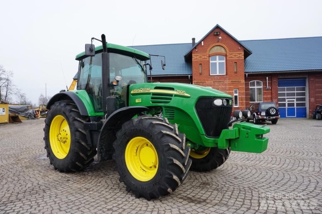 John Deere 7920 Trattori