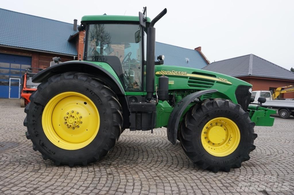 John Deere 7920 Trattori