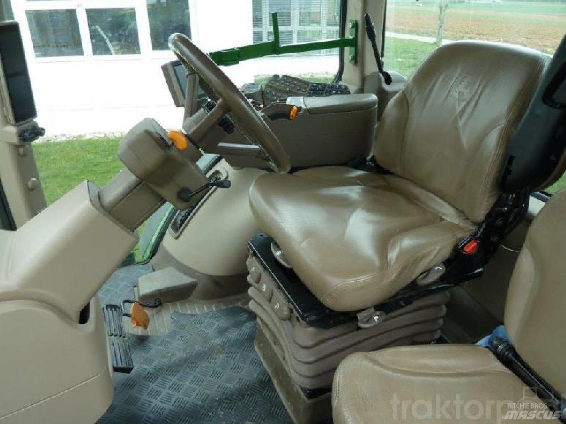 John Deere 7230R Trattori