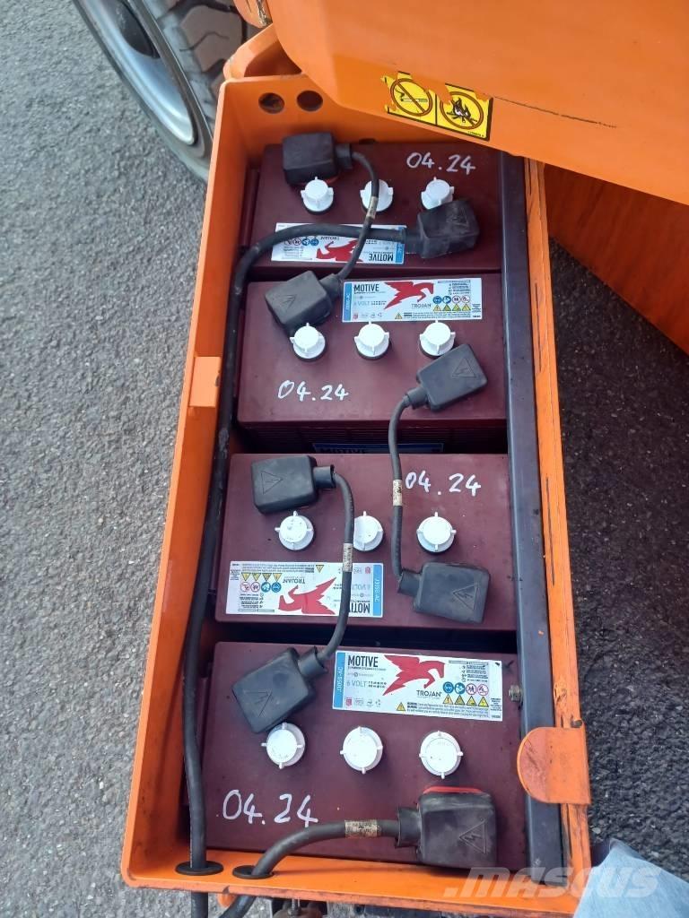 JLG E 300 AJP Piattaforme a braccio articolato