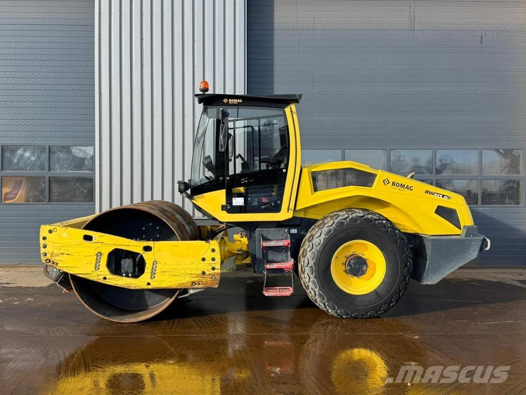Bomag BW213D-5 Rulli monotamburo