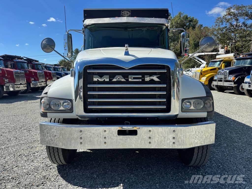 Mack Granite 84FR Camion ribaltabili
