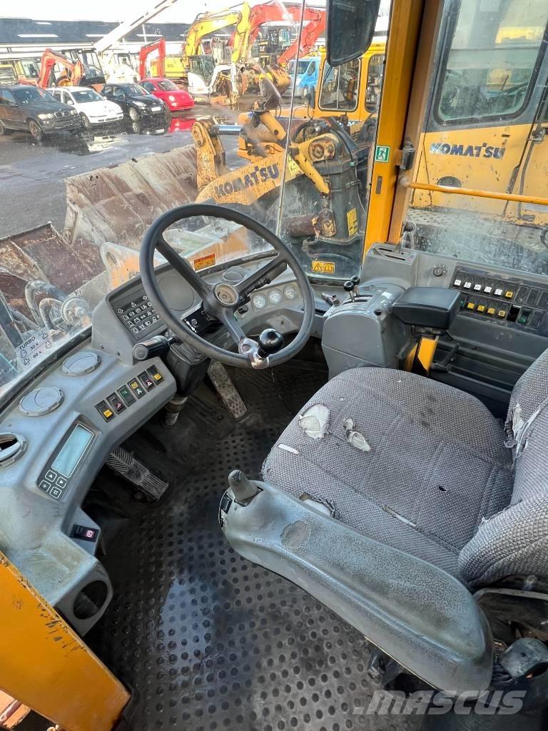 Volvo L 120 C Pale gommate