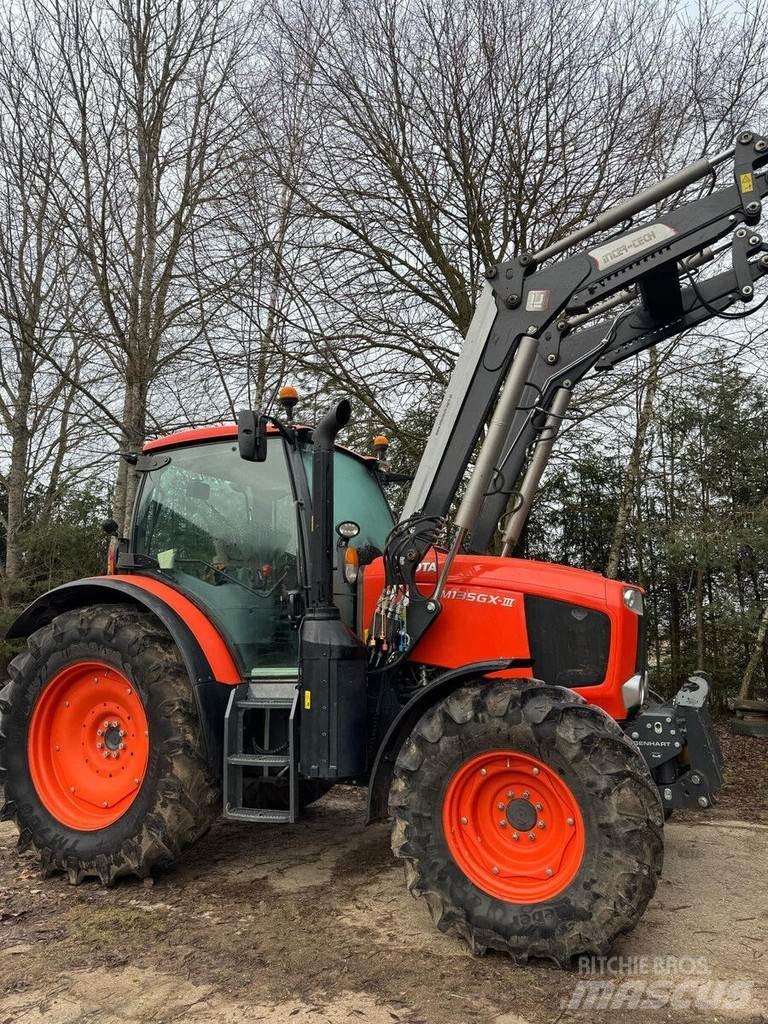 Kubota M135GX Trattori