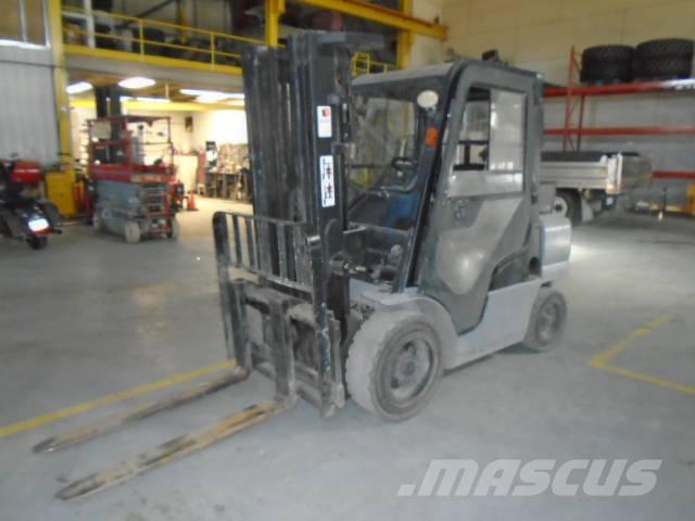 Nissan MYG1F2A30V Piattaforme a braccio telescopico