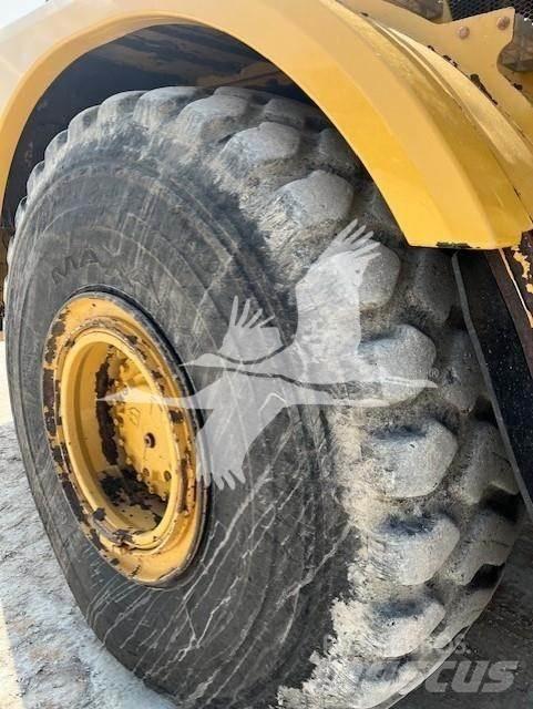CAT 740B Dumpers articolati