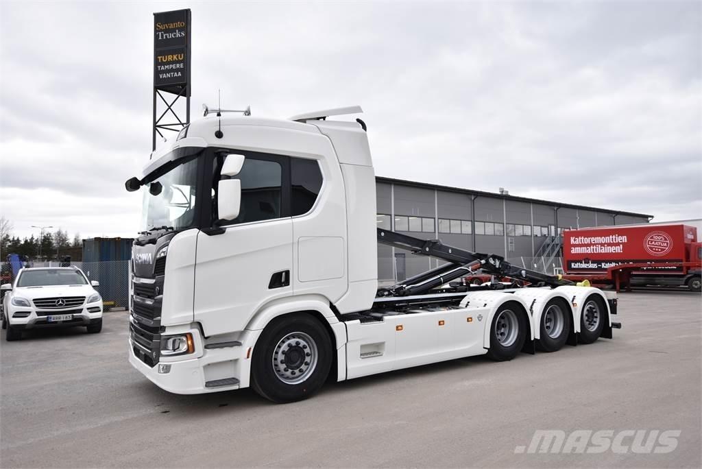 Scania R590 8X4 Camion con gancio di sollevamento