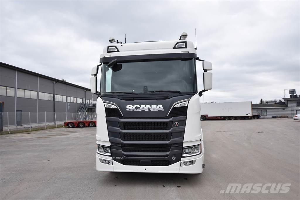 Scania R590 8X4 Camion con gancio di sollevamento