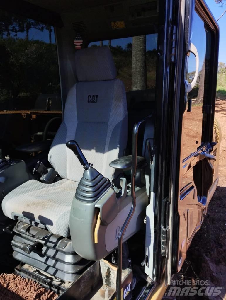 CAT 320D2 Escavatori cingolati