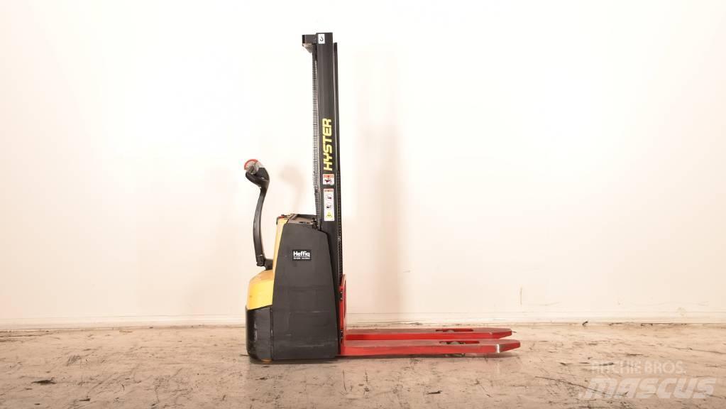 Hyster S 1.0E Transpallet uomo a terra