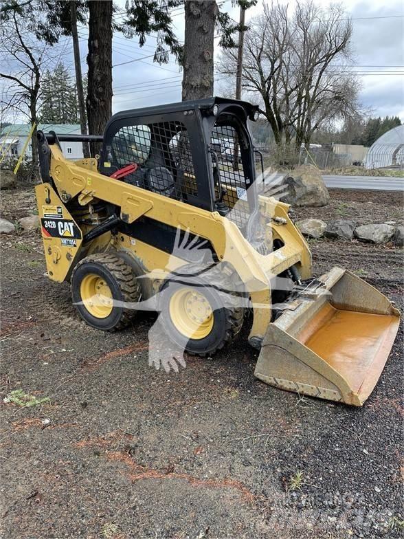 CAT 242D Mini Pale Gommate