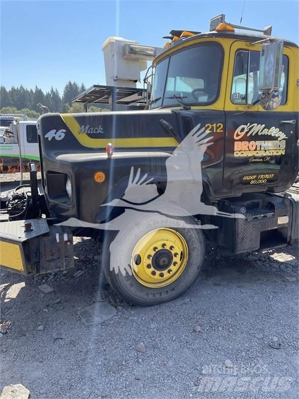 Mack DM688S Motrici e Trattori Stradali