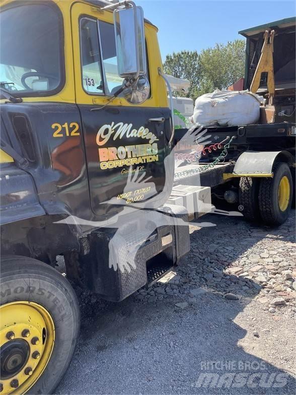 Mack DM688S Motrici e Trattori Stradali