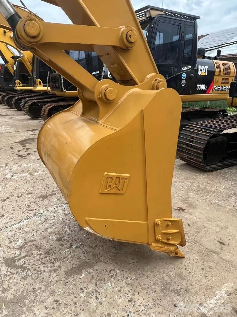 CAT 320 Escavatori cingolati