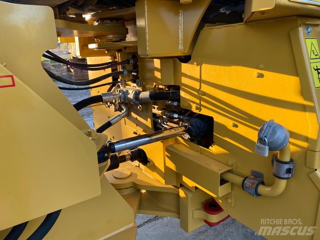 CAT 966 M Pale gommate