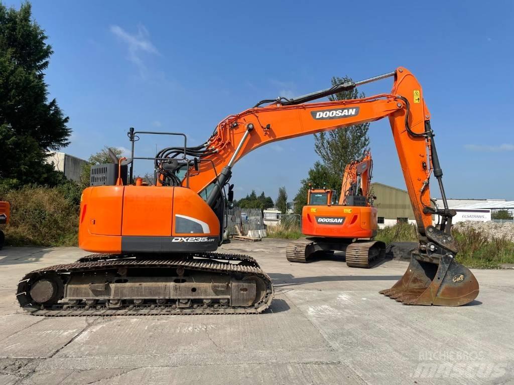 Doosan DX 235 LCR-5 Escavatori cingolati