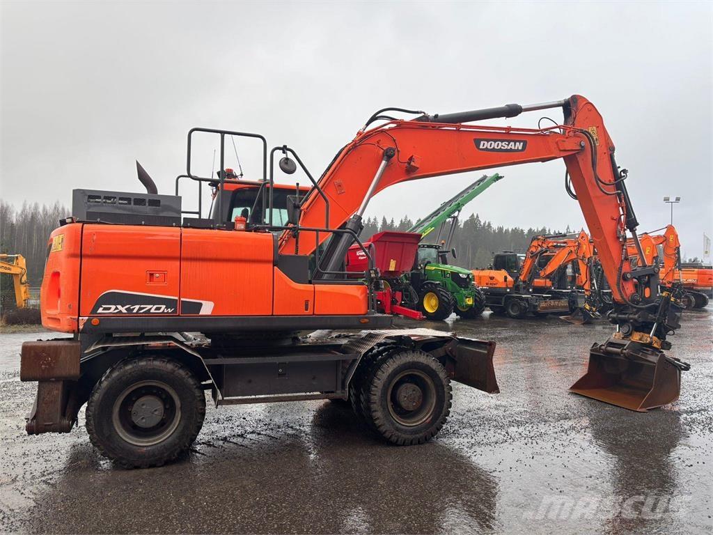 Doosan DX170W-5 Escavatori gommati