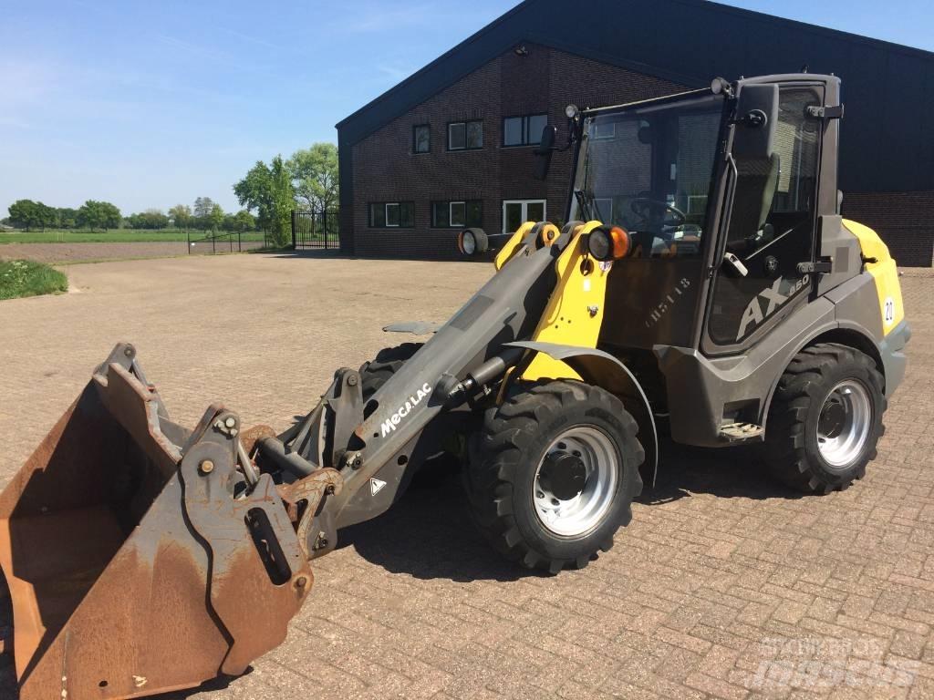 Mecalac AX 850 Pale gommate