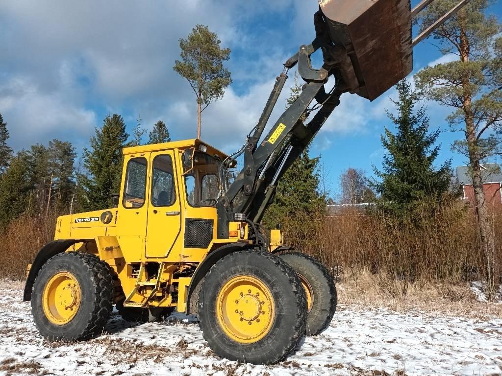 Volvo BM 4200 Pale gommate