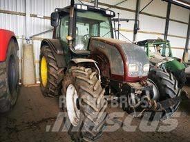 Valtra N121    hook Cabine e interni