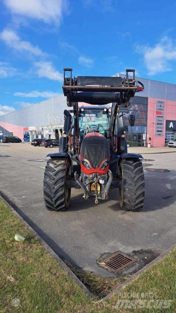 Valtra T 214 Trattori