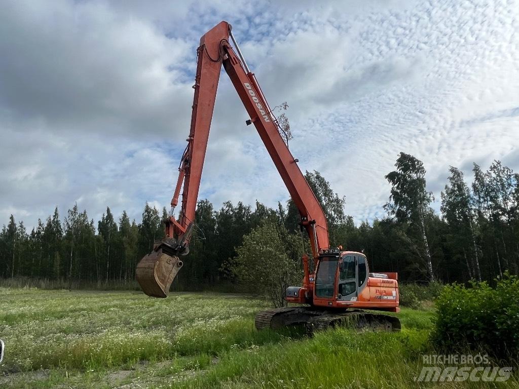 Doosan DX 225 LC Escavatori a lunga portata