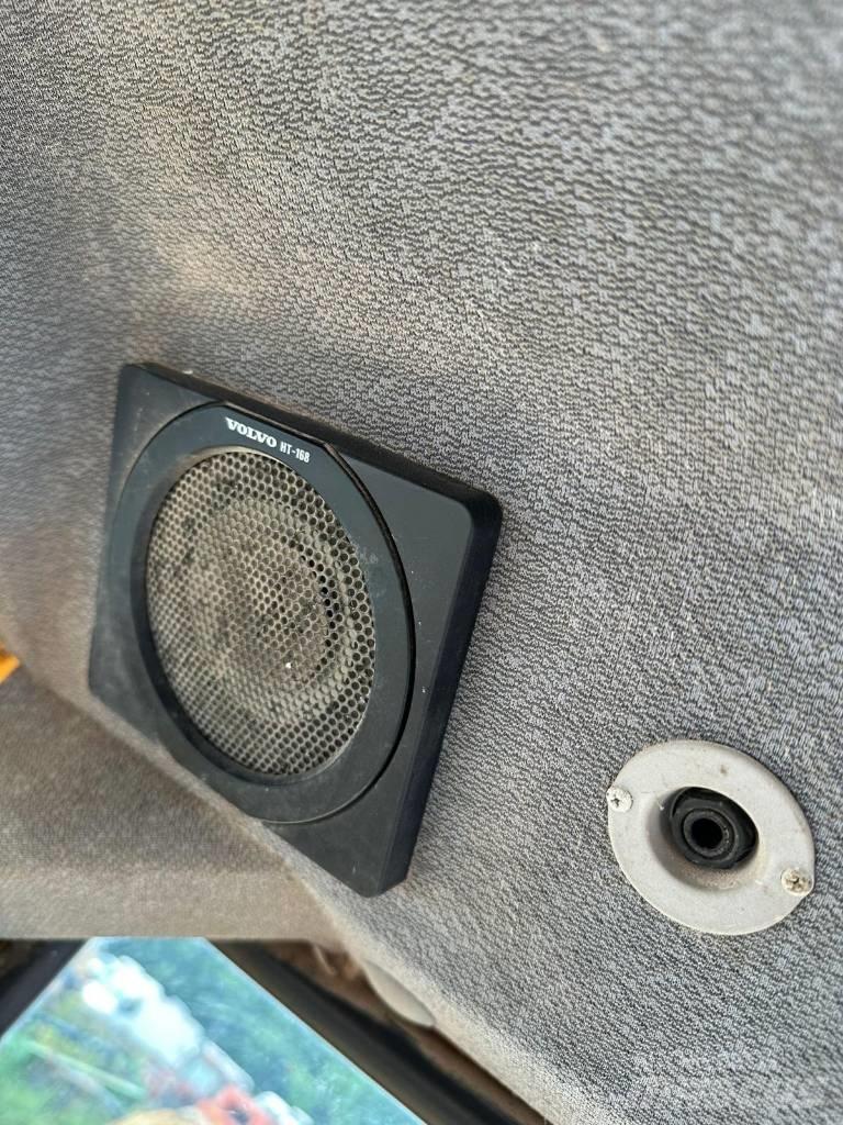 Volvo L180C Pale gommate